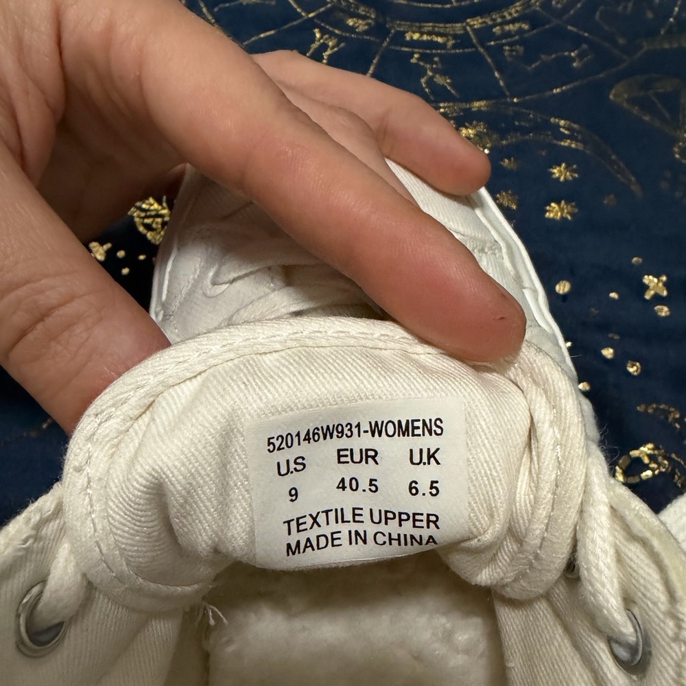 Levi's White Sherpa Plush Canvas Casual Cozy Low Top Lace Up Sneakers Size 9 - Picture 7 of 11